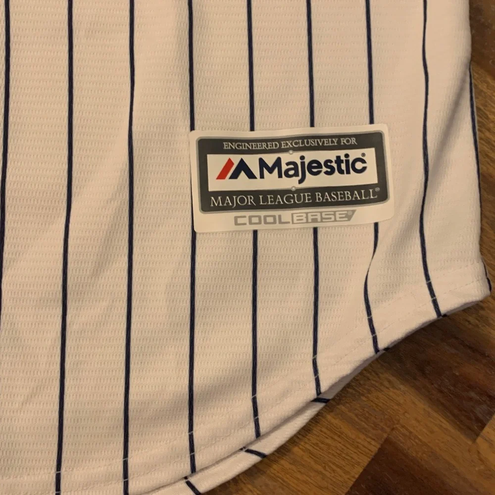 NY Yankees Majestic Matt Holliday #17 Major League Baseball shirt. Size small. - Picture 4 of 11